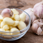 Controla plagas de manera natural: ajo para moscas, piojos y mosquitos