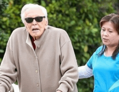 ¿Puedes reconocerlo?: ¡Un ícono de Hollywood que vivió una vida larga y notable!