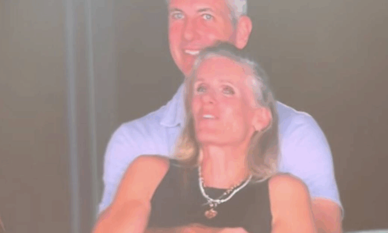 La reacción de la esposa de Andy Byron al verlo besando a otra mujer en pleno concierto de Coldplay.