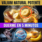 ¡Apaga tu “Cerebro de Zombie” y Duerme como Bebé! El Té de Plátano: Tu “Valium” Natural (y Delicioso)
